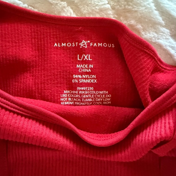 Almost Famous Red Ribbed Crop Top - Picture 4 of 4